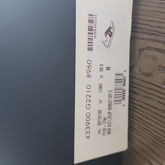 Gucci Sneakers - Picture 3 of 9